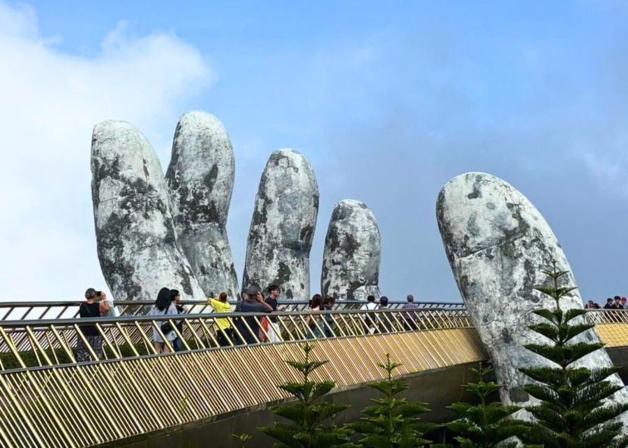 short trip weekend trips hong kong da nang