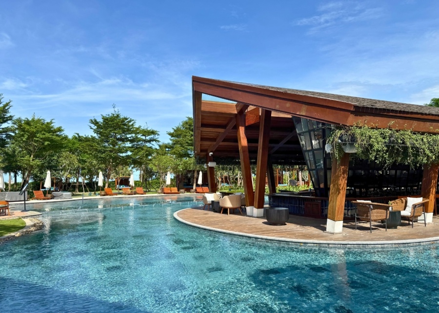 hoiana resort and golf beach club bar