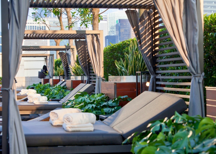 four seasons poolside cabanas